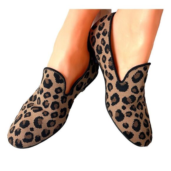 Born Handcrafted Womens Sz 7M Comfort Casual Cheetah Print Fabric Slip On Flats - Picture 1 of 11